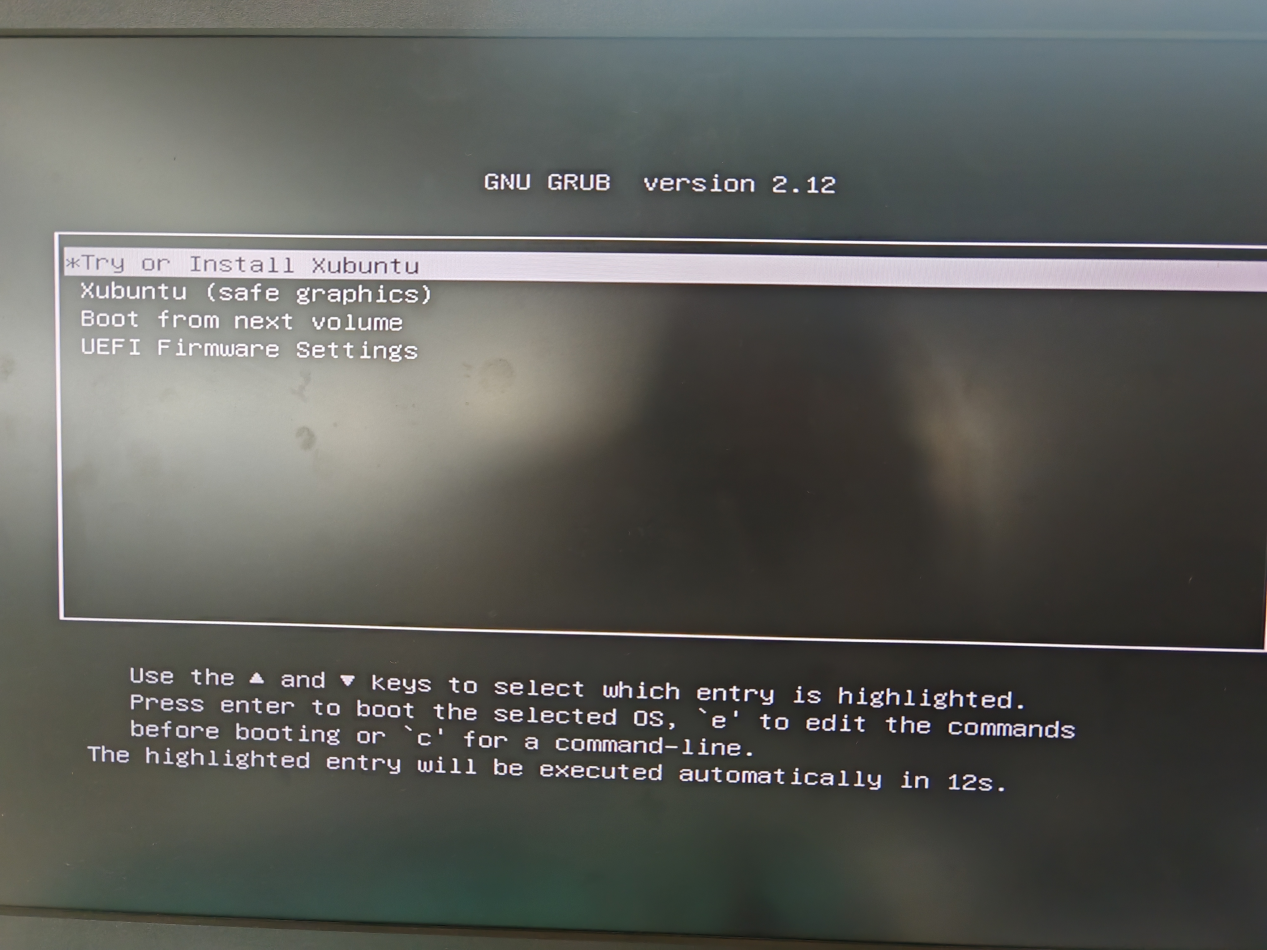 选择 Try or Install Xubuntu